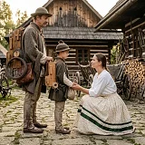 Matka vyprevádza drotára a džarka do sveta